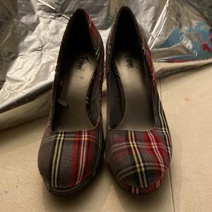Plaid size 8 Fiona heels